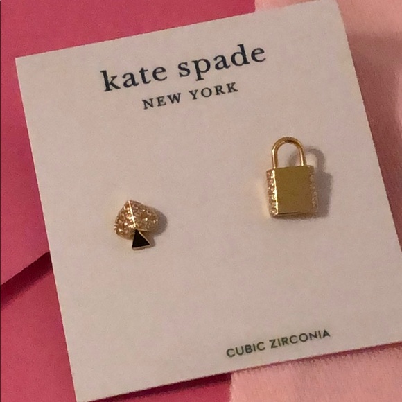 NWT Kate Spade Lock Spade stud earrings - Picture 4 of 9